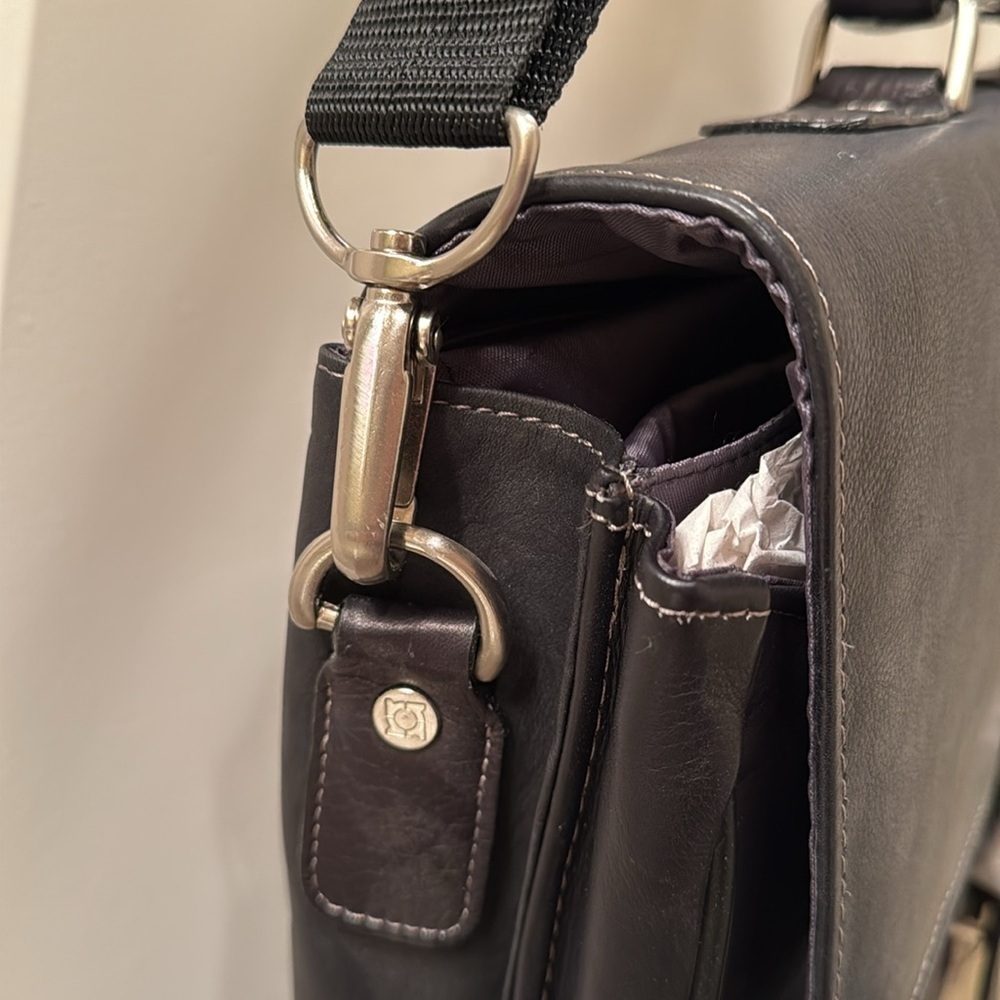 Kenneth Cole Reaction Black Leather Briefcase with Shoulder Strap - Picture 8 of 12